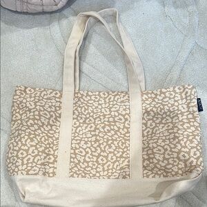 Stylish Cream Leopard Print Tote Bag